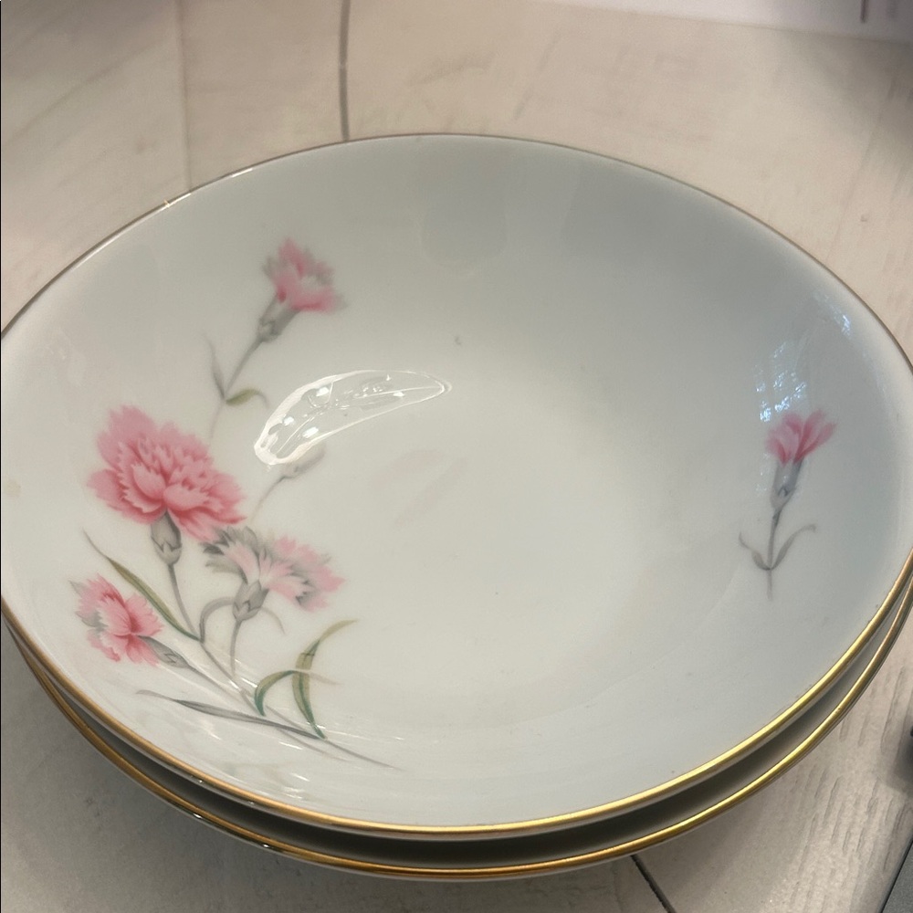 Royal court lugged soup bowl